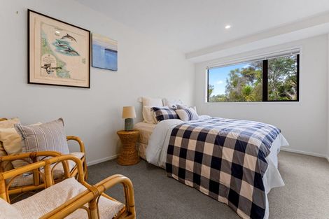 Photo of property in 1 Spray Crescent, Leigh, 0985