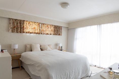 Photo of property in 18 Cecil Place, Cloverlea, Palmerston North, 4412