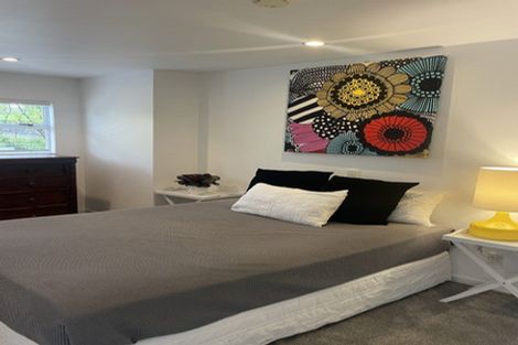 Photo of property in 14a Glade Place, Birkenhead, Auckland, 0626