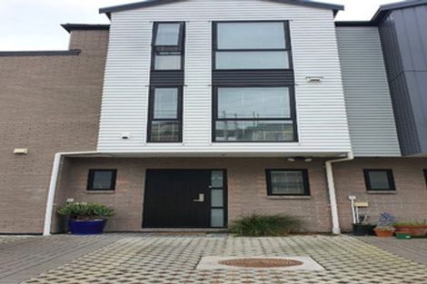 Photo of property in 7 Waru Lane, Te Atatu Peninsula, Auckland, 0610