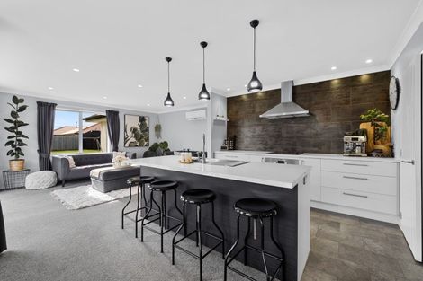 Photo of property in 16 Whiteoak Grove, Tinwald, Ashburton, 7700