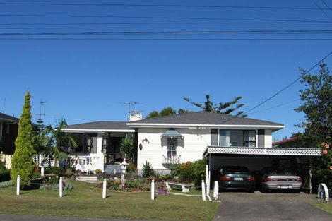 Photo of property in 59 Hepburn Road, Glendene, Auckland, 0602