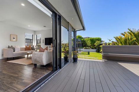 Photo of property in 5 Augusta Grove, Waiwhakaiho, New Plymouth, 4312