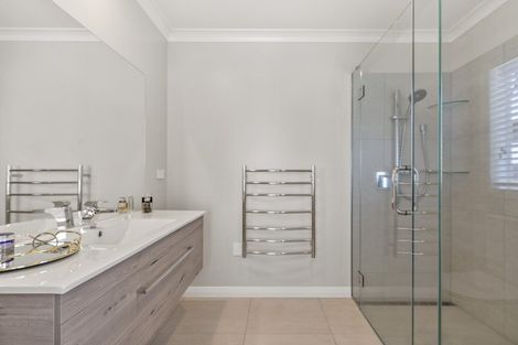 Photo of property in 13 Kestrel Lane, Kinloch, Taupo, 3377