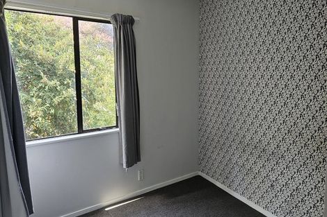 Photo of property in 20a Olivia Crescent, Tawa, Wellington, 5028