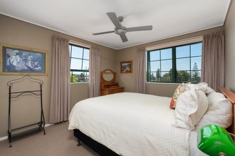 Photo of property in 1 Saunders Place, Te Puke, 3119