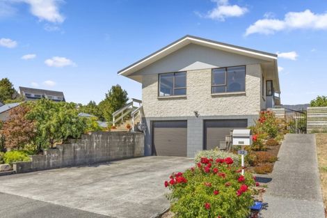 Photo of property in 32 Clearwater Terrace, Brown Owl, Upper Hutt, 5018