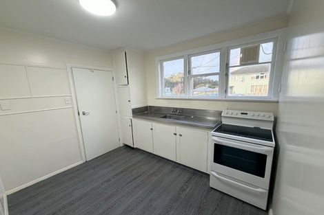 Photo of property in 3-5 York Place, Cannons Creek, Porirua, 5024