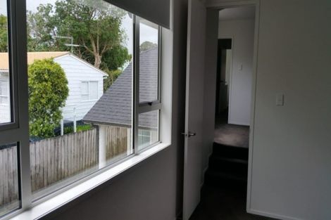 Photo of property in 2/32 Norwood Road, Bayswater, Auckland, 0622