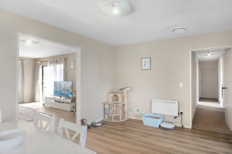 Photo of property in 2/14 Momorangi Crescent, Redwood, Christchurch, 8051