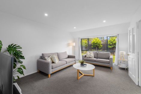 Photo of property in 15 Farquhars Road, Redwood, Christchurch, 8051
