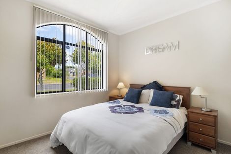 Photo of property in 24 Villanova Place, Albany, Auckland, 0632