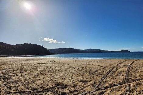 Photo of property in 1 Waikawau Beach Road, Waikawau, Coromandel, 3584