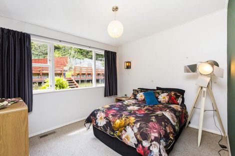 Photo of property in 33 Montgomery Street, Stokes Valley, Lower Hutt, 5019