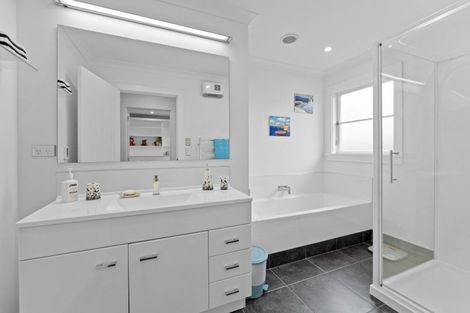 Photo of property in 83 Waerenga Road, Otaki, 5512