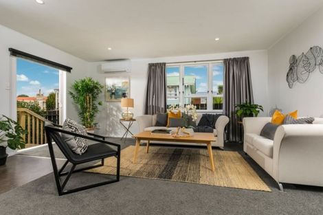 Photo of property in 1/48 Waimumu Road, Massey, Auckland, 0614