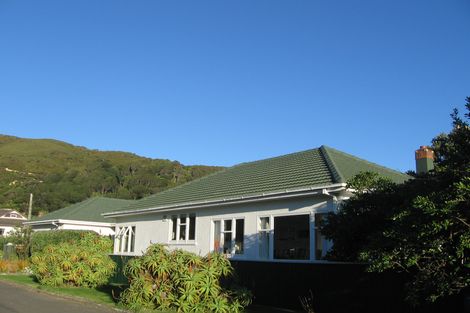 Photo of property in 1 Heketara Street, Eastbourne, Lower Hutt, 5013