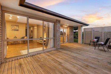 Photo of property in 122 Endeavour Drive, Whitby, Porirua, 5024