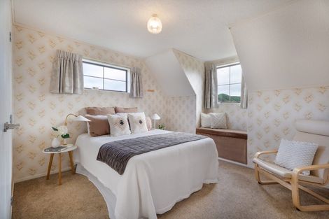 Photo of property in 33 Abilene Crescent, Churton Park, Wellington, 6037