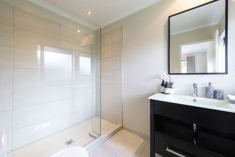 Photo of property in 19 John Lister Close, Golflands, Auckland, 2013