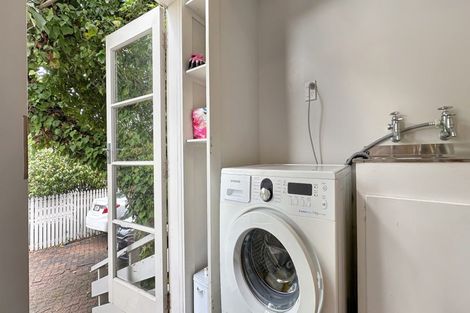 Photo of property in 52 Formby Avenue, Point Chevalier, Auckland, 1022