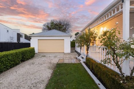 Photo of property in 28 Cleveland Street, Edgeware, Christchurch, 8013