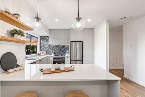 Photo of property in 243a Glengarry Road, Glen Eden, Auckland, 0602