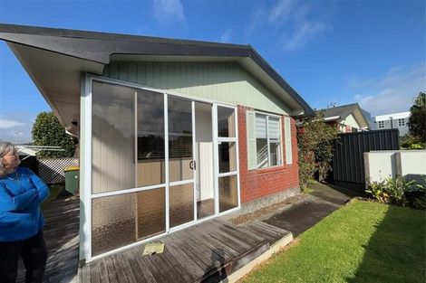 Photo of property in 364 Devon Street East, Strandon, New Plymouth, 4312