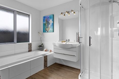 Photo of property in 22 Sequoia Way, Rangiora, 7400