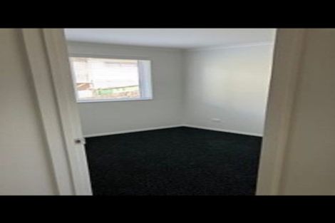 Photo of property in 15 Lysander Crescent, Beach Haven, Auckland, 0626