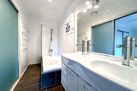 Photo of property in 358 Te Atatu Road, Te Atatu South, Auckland, 0610