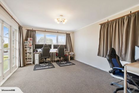 Photo of property in 1/4 Royal Arch Place, Rosehill, Papakura, 2113