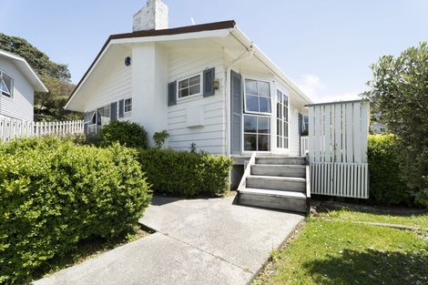 Photo of property in 65 Churton Drive, Churton Park, Wellington, 6037