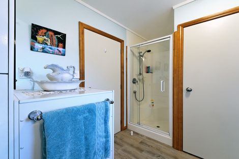 Photo of property in 188 Shaw Road, Oratia, Auckland, 0604