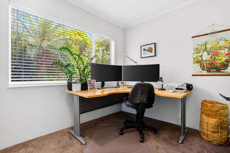 Photo of property in 8a Tipau Street, Torbay, Auckland, 0630