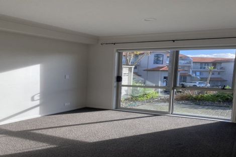 Photo of property in Santa Rosa, 2/340 Gulf Harbour Drive, Gulf Harbour, Whangaparaoa, 0930