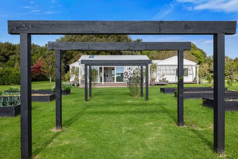 Photo of property in 130 Cross Road, Lepperton, New Plymouth, 4373