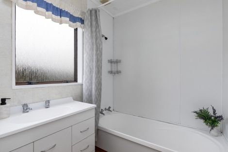 Photo of property in 16a Jasmine Grove, Maungaraki, Lower Hutt, 5010