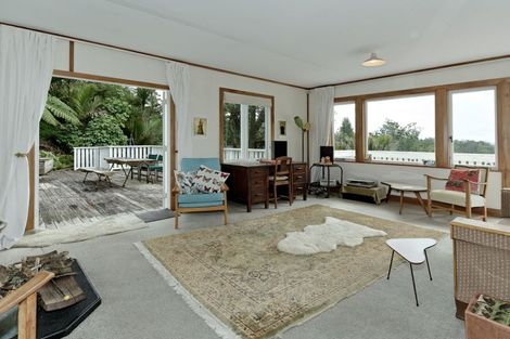 Photo of property in 10 Tinopai Road, Titirangi, Auckland, 0604