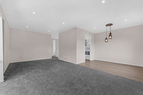 Photo of property in 2/81 Harmel Road, Glendene, Auckland, 0602