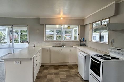 Photo of property in 34 Te Kupe Road, Paraparaumu Beach, Paraparaumu, 5032