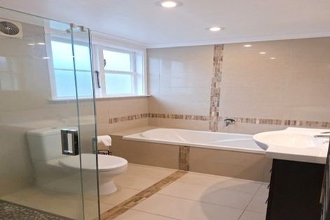 Photo of property in 15 Savage Crescent, Upper Hutt Central, Upper Hutt, 5018