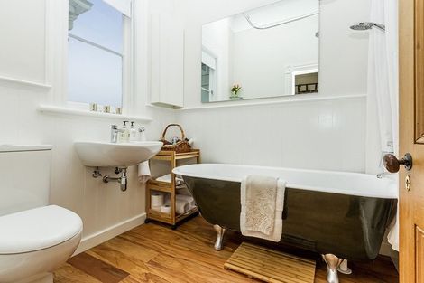 Photo of property in 59 Lake Road, Devonport, Auckland, 0624