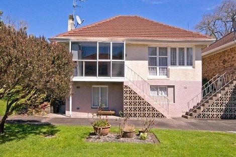 Photo of property in 1/20 Parkhill Road, Mellons Bay, Auckland, 2014