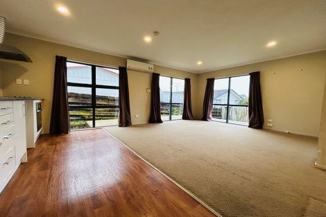 Photo of property in 111 Farquhar Road, Glendene, Auckland, 0602