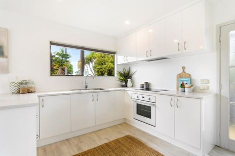 Photo of property in 1/9 Rewarewa Road, Te Atatu Peninsula, Auckland, 0610