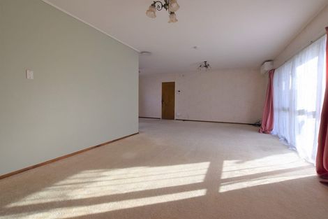 Photo of property in 9 Rathgar Road, Henderson, Auckland, 0610