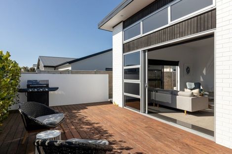 Photo of property in 2 Makura Drive, Papamoa Beach, Papamoa, 3118