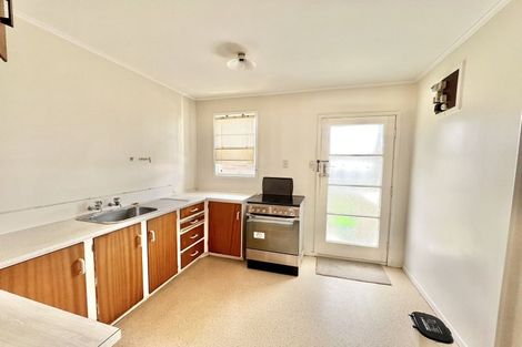 Photo of property in 1/4 Pomaria Road, Henderson, Auckland, 0610