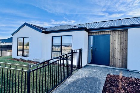 Photo of property in 24 Ruataniwha Avenue, Rangiora, 7400